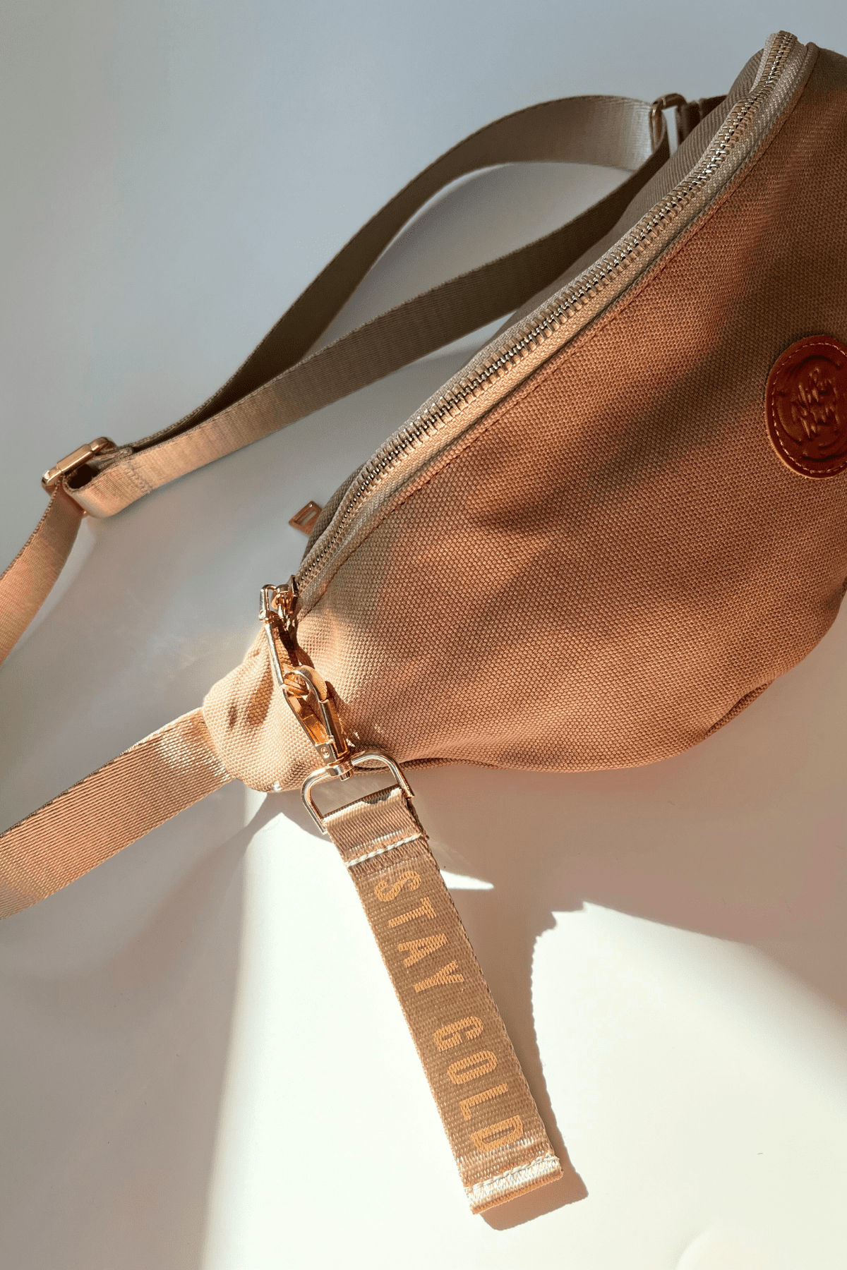 Stay Gold Kanvas Bel Çantası – Kahverengi
