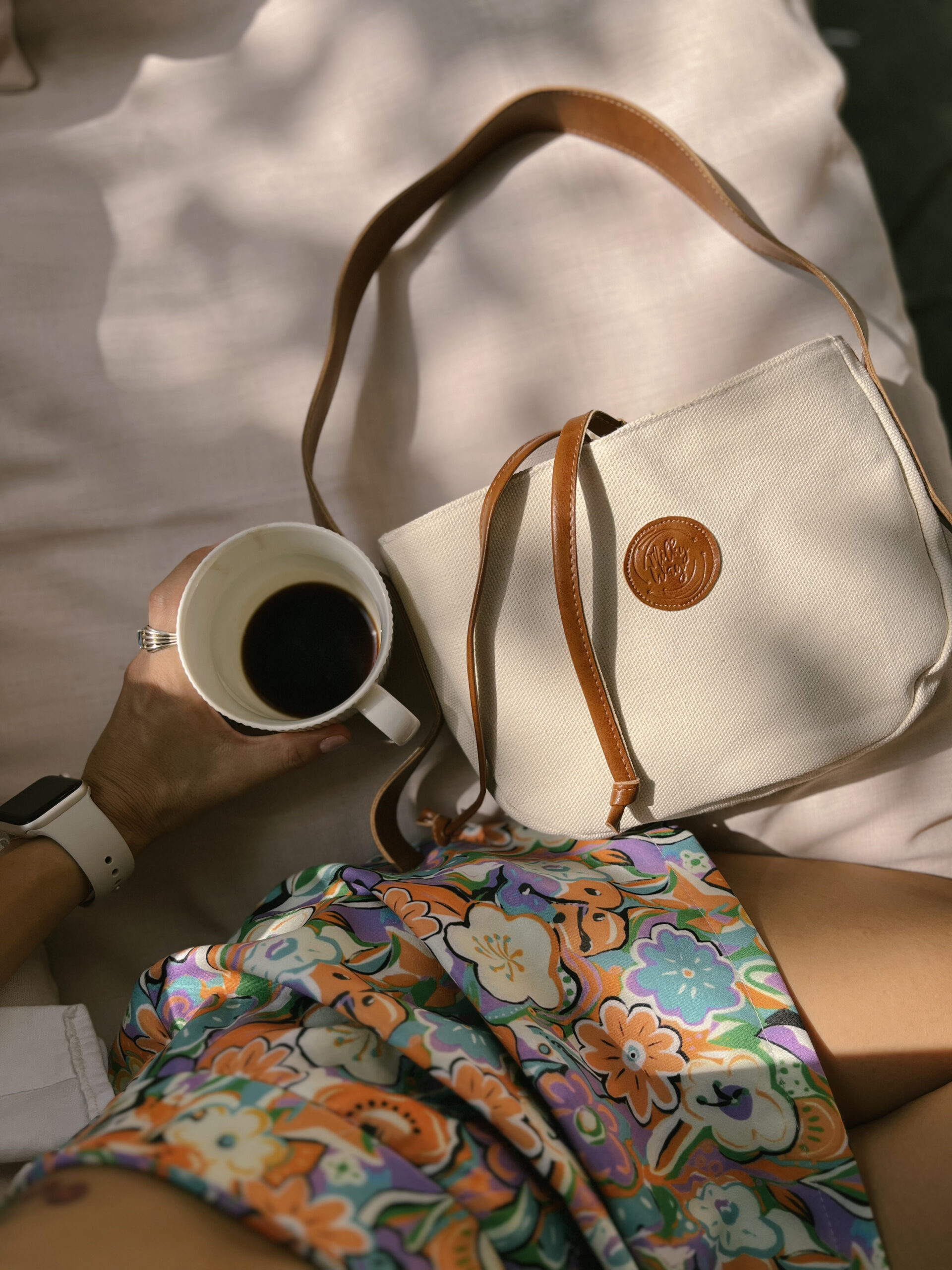 Deri Detaylı Kanvas Omuz Çantası